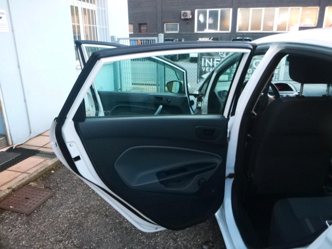 Ford Fiesta 1.4 5 porte Bz.- GPL Titanium