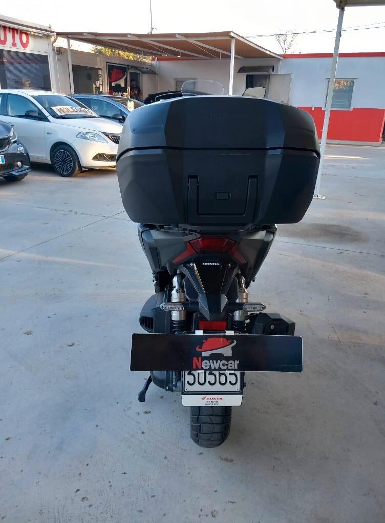 Honda ADV 350 grigio opaco +bauletto