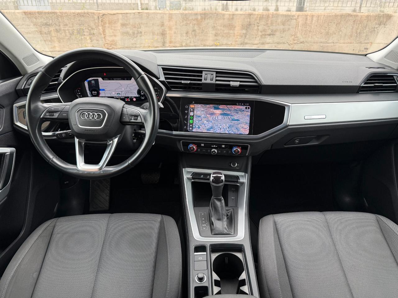 Audi Q3 35 TDI S tronic Business Advanced Matrix