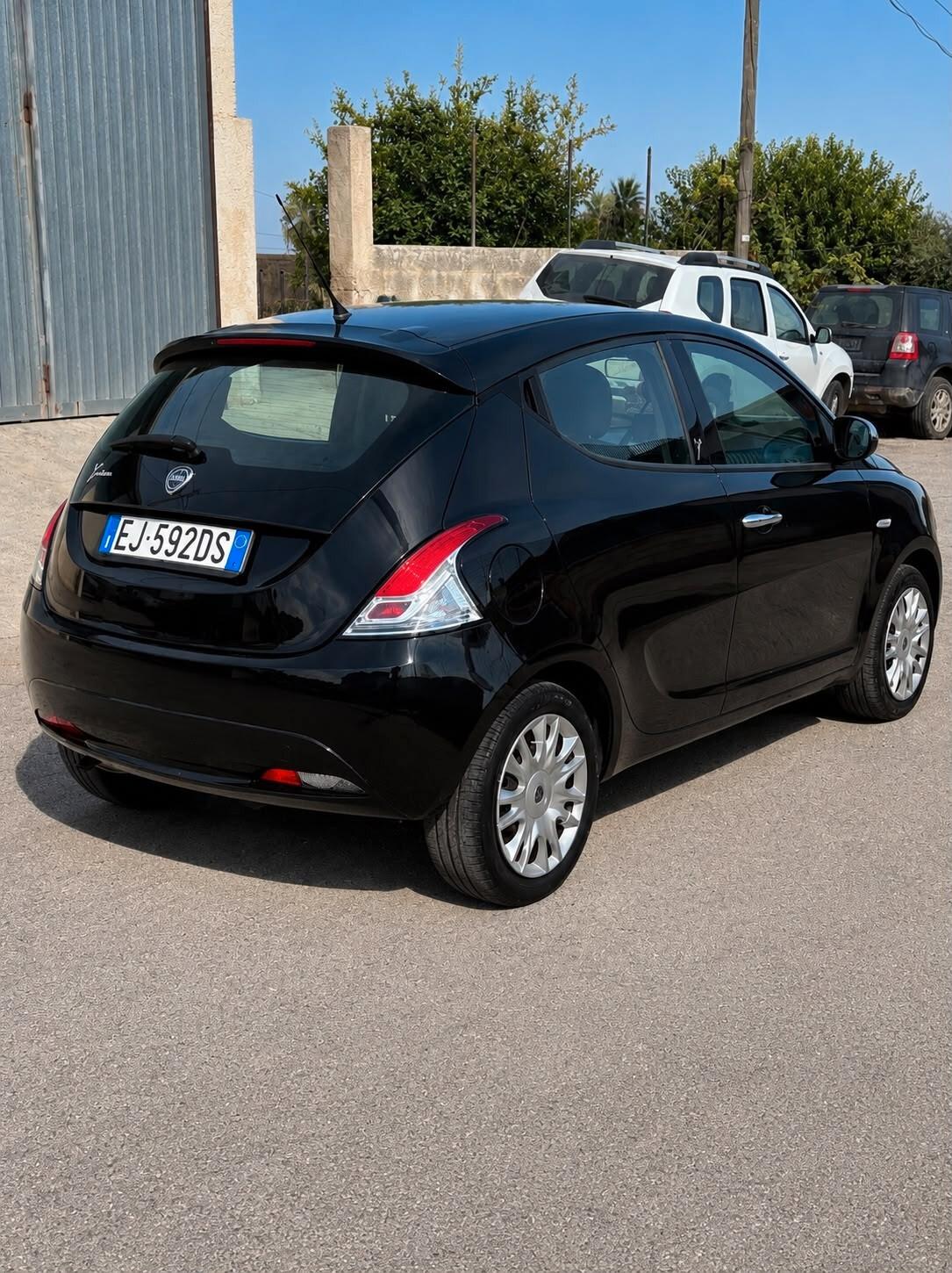 Lancia Ypsilon 1.2 69 CV Platinum
