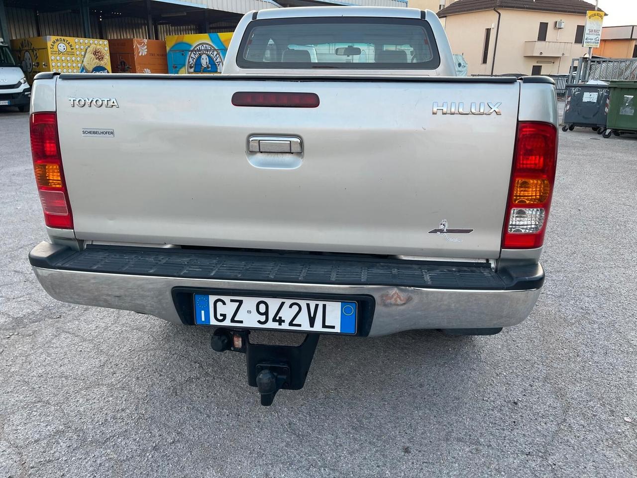Toyota Hilux 2.5 D-4D 4WD 2p. Extra Cab SR 4x4