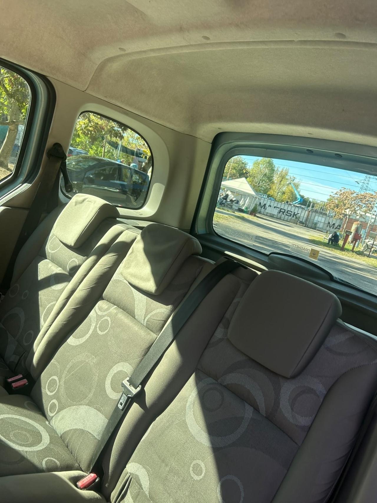 Renault Kangoo 1.6 cc Benzina/GPL 80.000 km GPL 2032