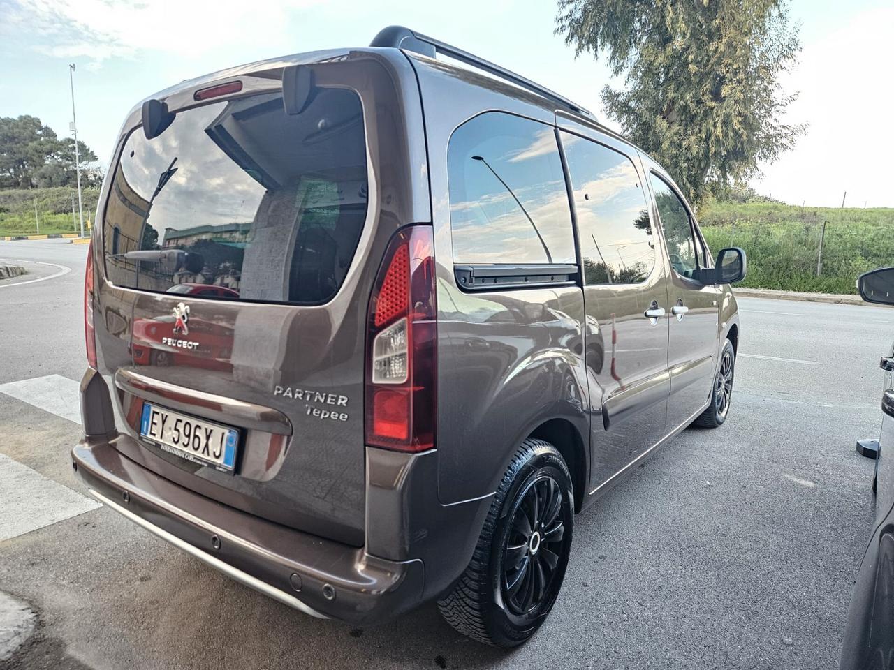 PEUGEOT PARTNER Tepee 1.6 HDi 92cv Outdoor