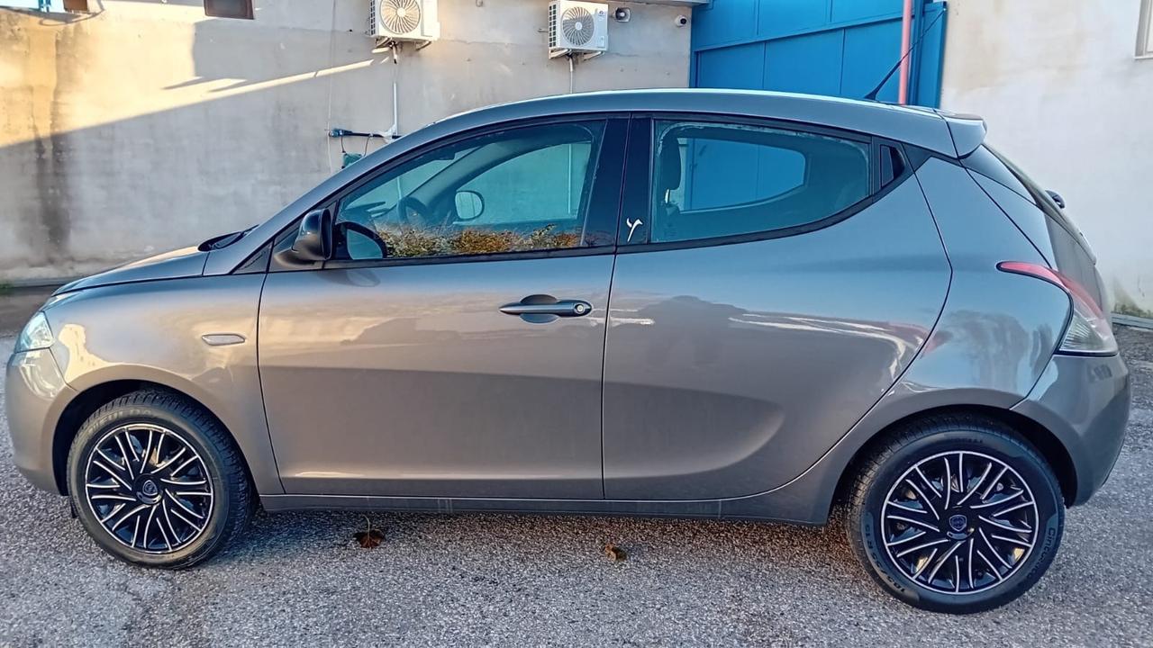 Lancia ypsilon 1.2 benz km 94000-09/2015