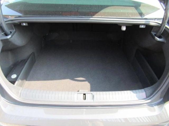 VOLKSWAGEN Passat 1.6 TDI DSG 120 Cv Business BMT Automatic Navi