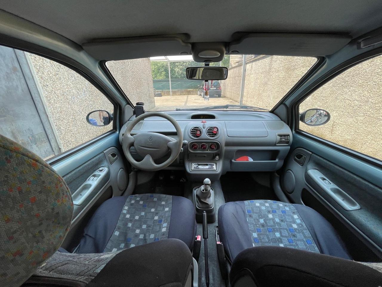 Renault Twingo 1.2i benzina neopatentati