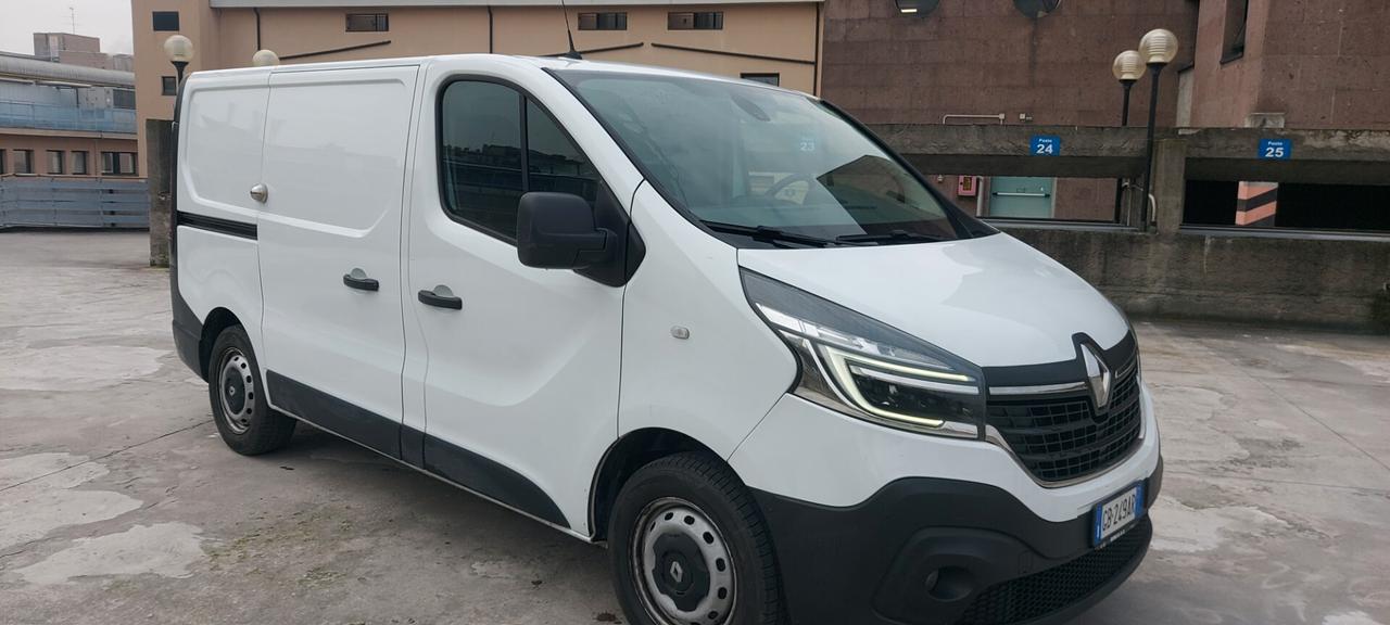 Renault Trafic T27 2.0 dCi MAXI E6 DTEMP