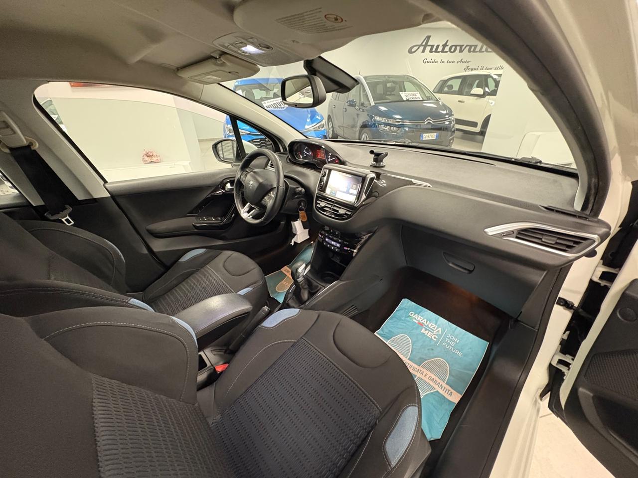 Peugeot 208 1.6 hdi 92 CV 2013 neopatentati