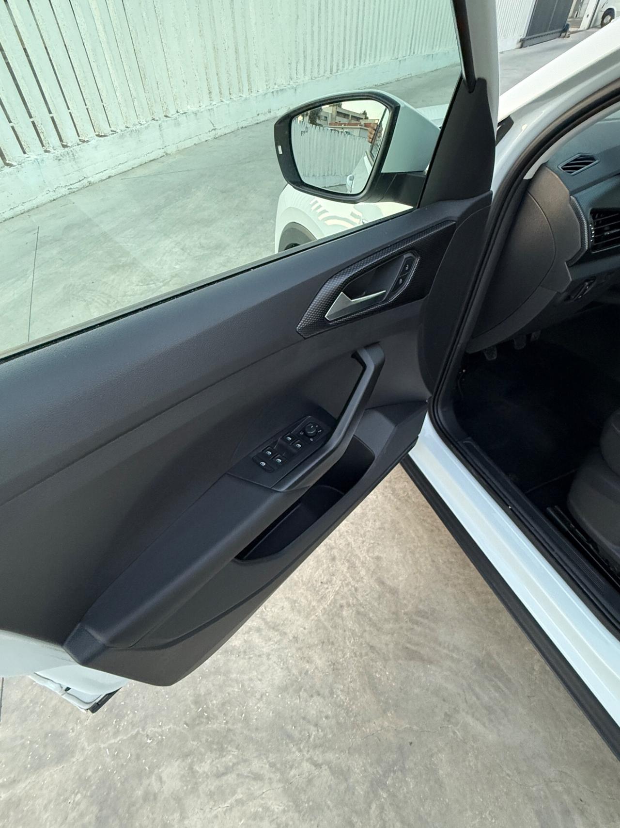 Volkswagen T-Cross 1.0 TSI RLINE