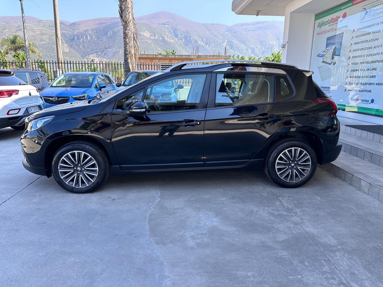 Peugeot 2008 BlueHDi 100 Black Matt