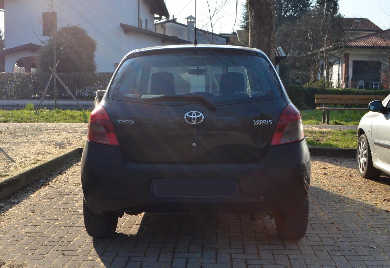 Toyota Yaris 1.4 D-4D 5 porte Navi