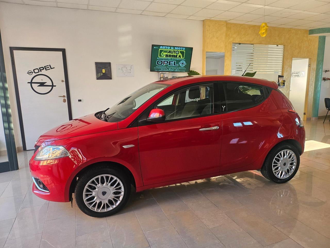 Lancia Ypsilon 1.2 69 CV 5 porte Unyca 2017