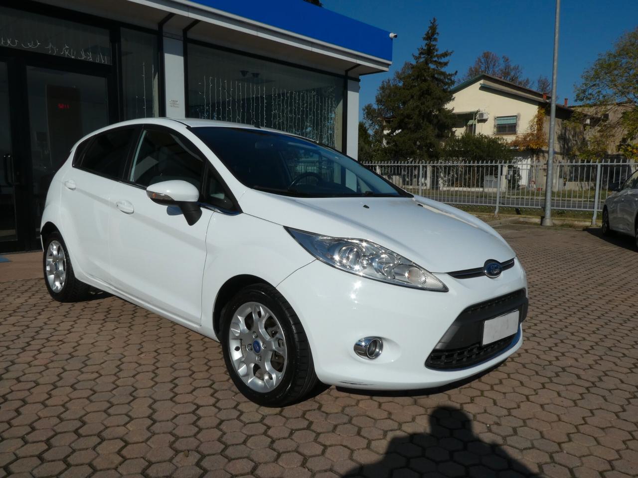 Ford Fiesta 1.4 5p. Bz.- GPL Titanium OK NEOPATENTATI