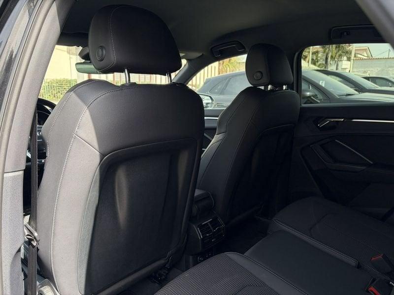 Audi Q3 SPB S Line interno ed esterno 2.0 TDI 150CV S-Tronic 35