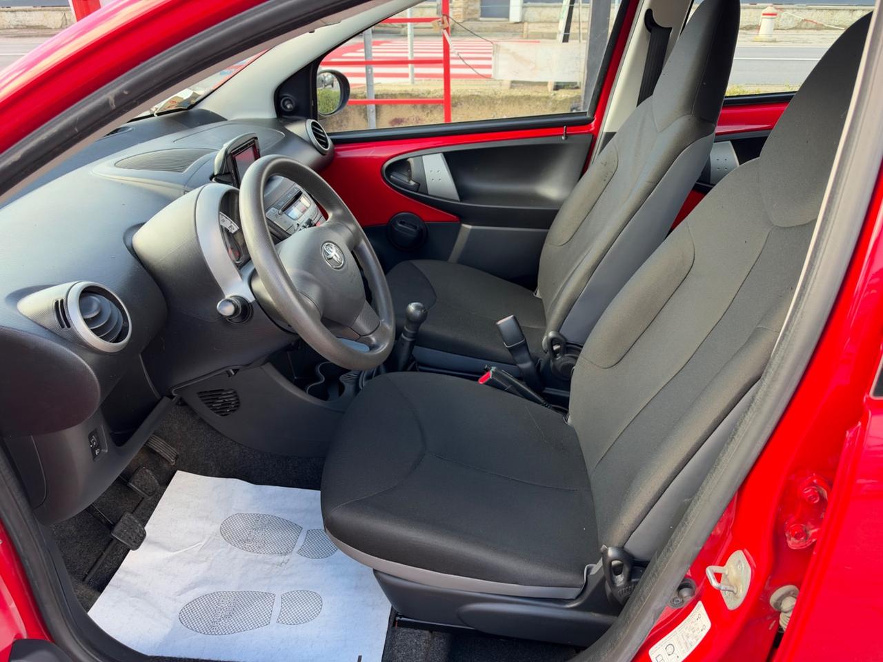 Toyota Aygo 1.0 12V VVT-i 5 porte Active Connect