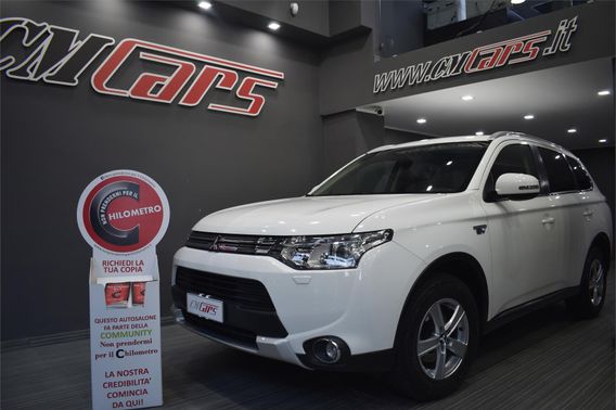 Mitsubishi Outlander 2.0 MIVEC 4WD PHEV Hybrid Instyle +Navi +Camera