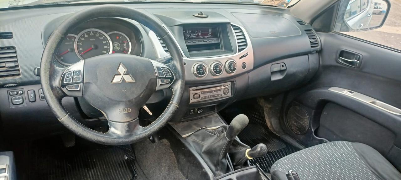 Mitsubishi L200 2.5 DI-D Double Cab Intense