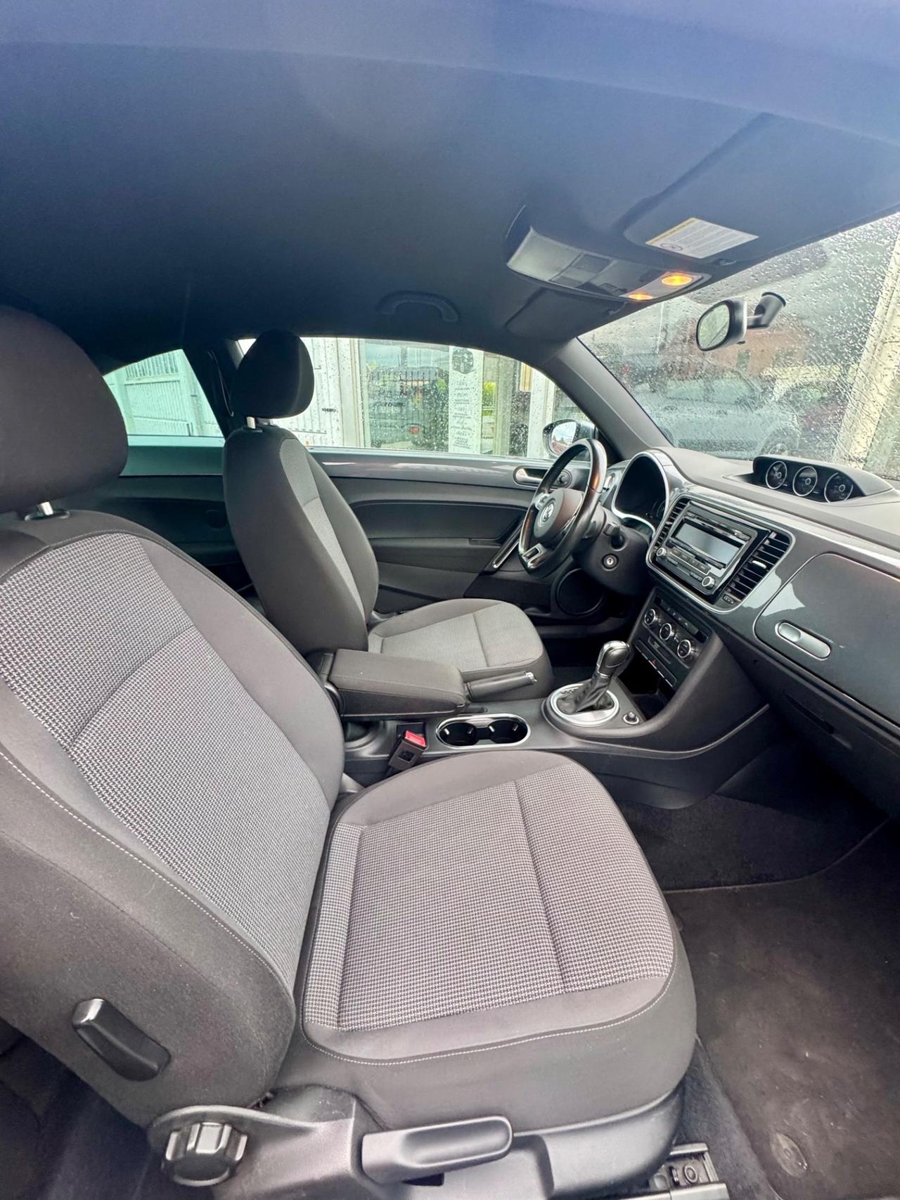 Volkswagen Maggiolino 2.0 TDI DSG Sport