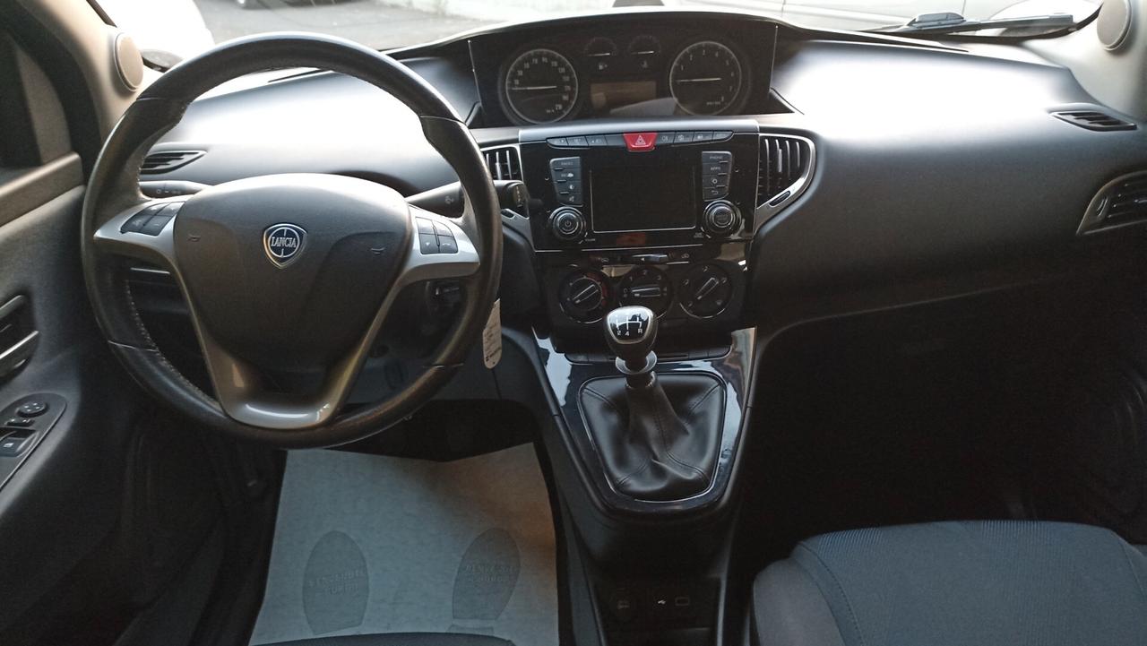 Lancia Ypsilon 1.2 69 CV 5 porte S&S Gold