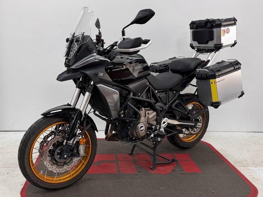 Qj Motor SRT 700 SX TRIS DI VALIGIE IN OMAGGIO