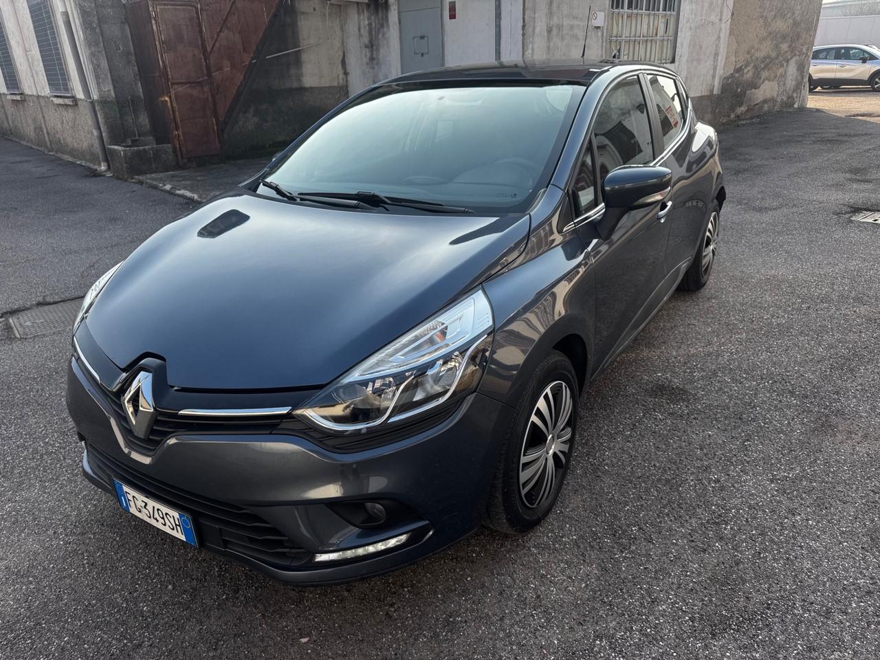 Renault Clio TCe 90 CV GPL 5 porte neopatentati