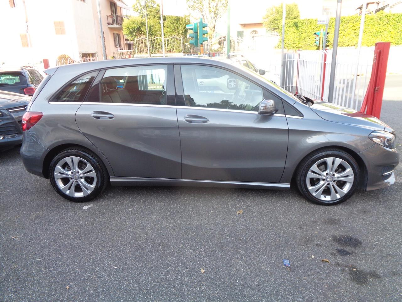 Mercedes-benz B 180 B 180 d Automatic Premium