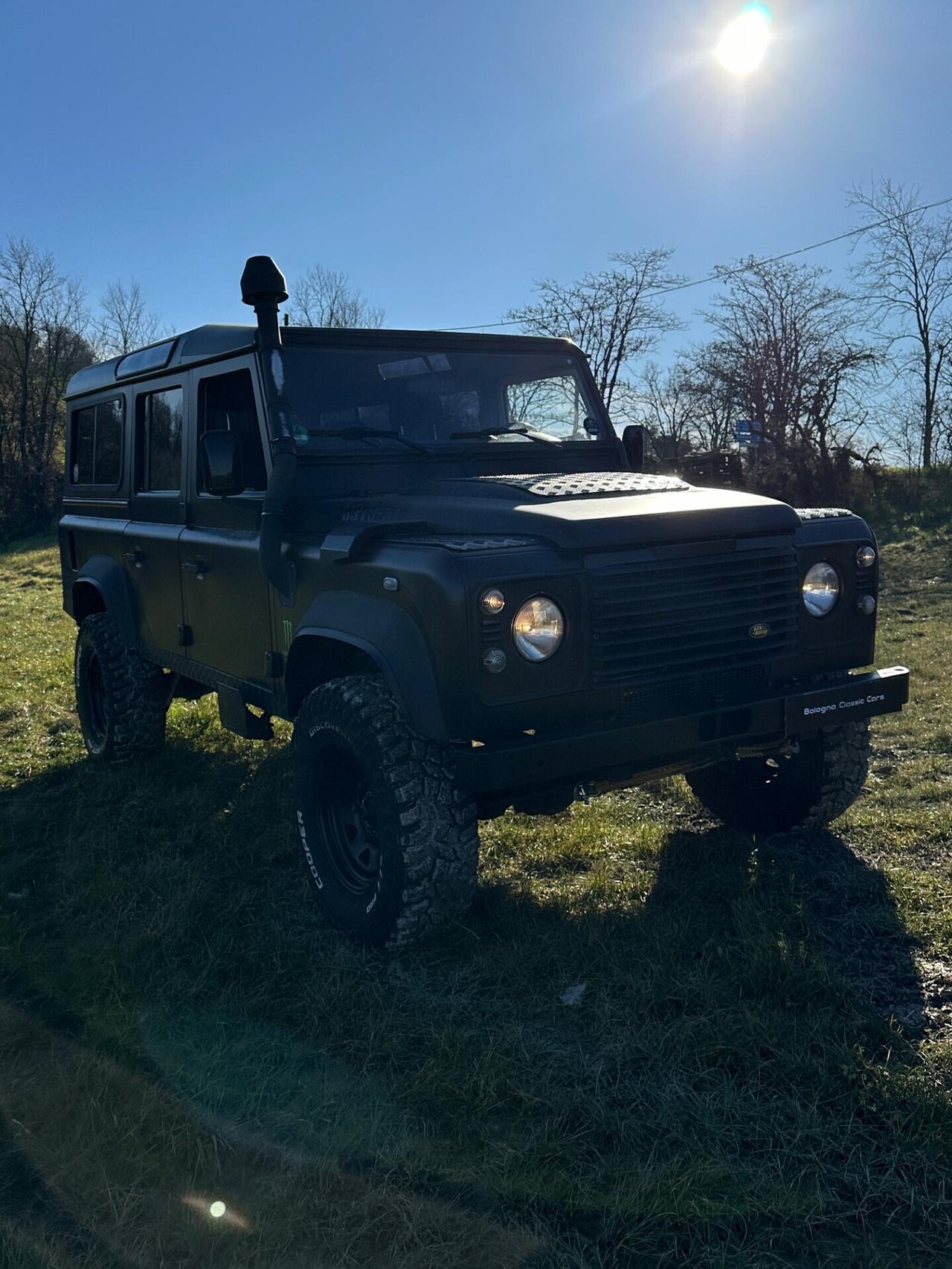 Land Rover Defender 110 TD4 7 POSTI