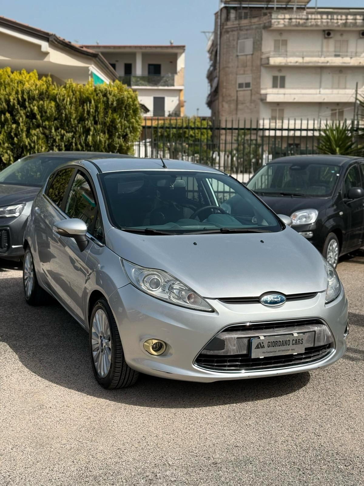 Ford Fiesta Titanium 5 porte benzina/gpl