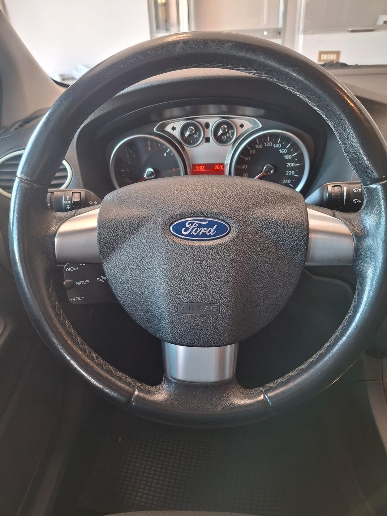 Ford Focus 1.6 tdci Titanium *CINGHIA FATTA*TAGLIANDI CERTIFICATI