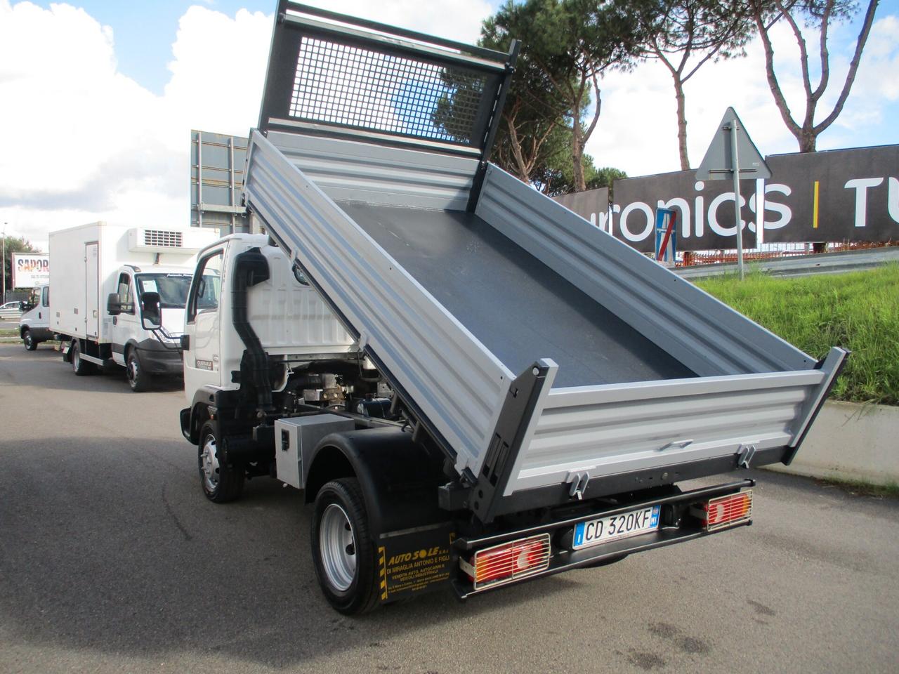 Nissan Cabstar 3000 120CV RIBALTBILE TRILATERALE **PERFETTO**