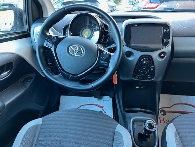 Toyota Aygo Connect 1.0 VVT-i 72 CV 5 porte x-cool