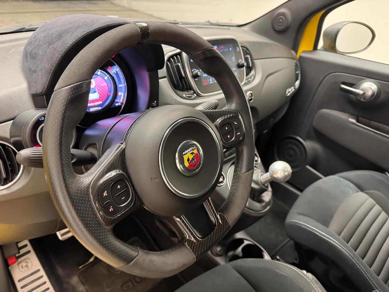 Abarth 595C 2016 - 595C 1.4 t-jet Competizione 180cv