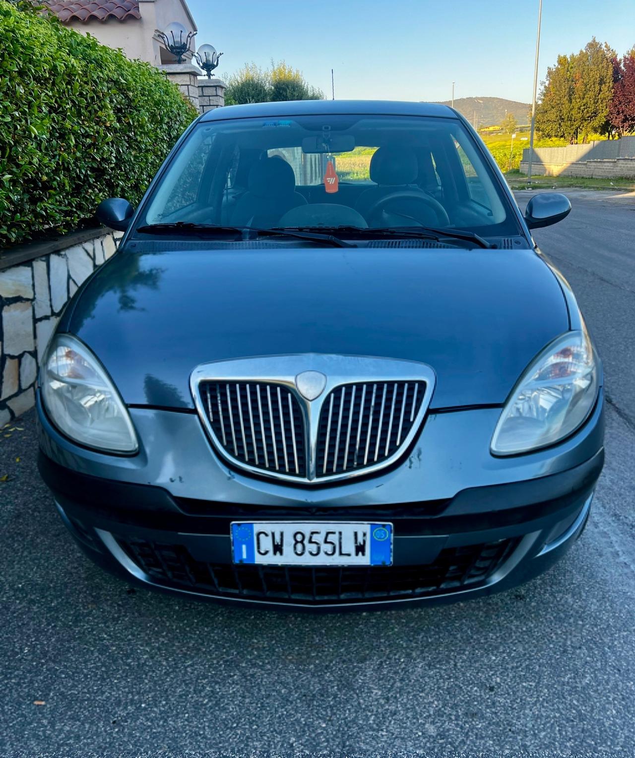Lancia Ypsilon 1.2 16V Platino benzina neopatentati, ok
