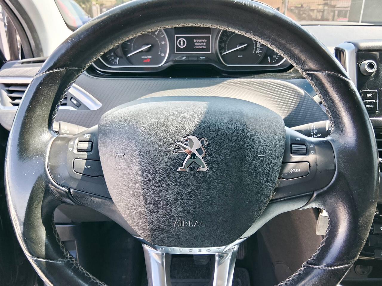 Peugeot 208 HDi Allure NAVI/CAMER/CROMO