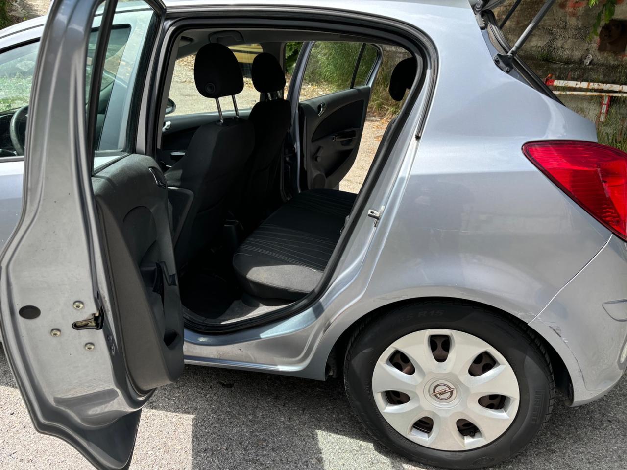 Opel Corsa 1.2 5 porte Club