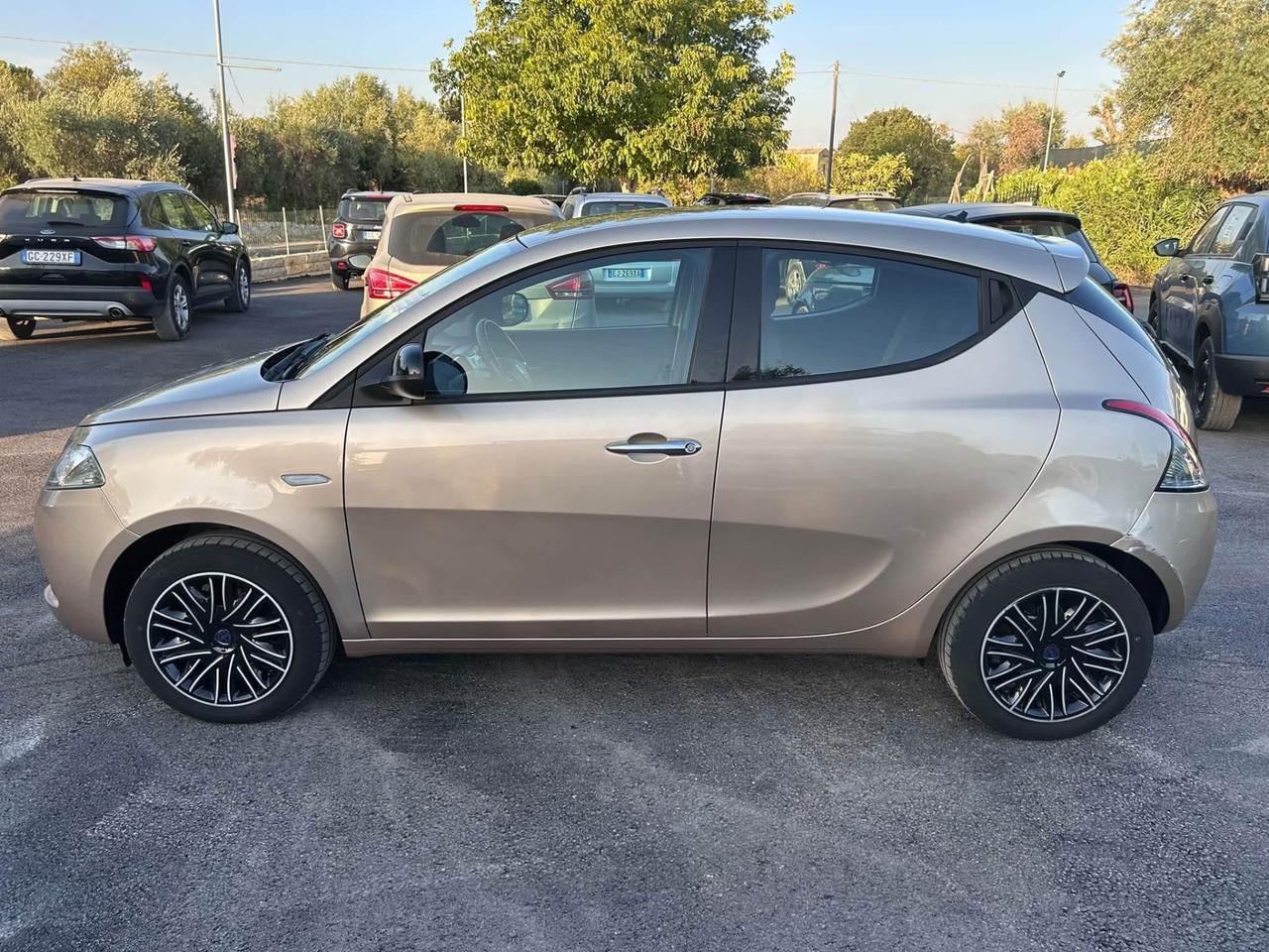 Lancia Ypsilon 1.2 69 CV 5 porte S&S Gold