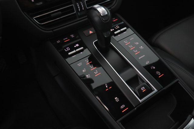 PORSCHE Macan Macan 2.0