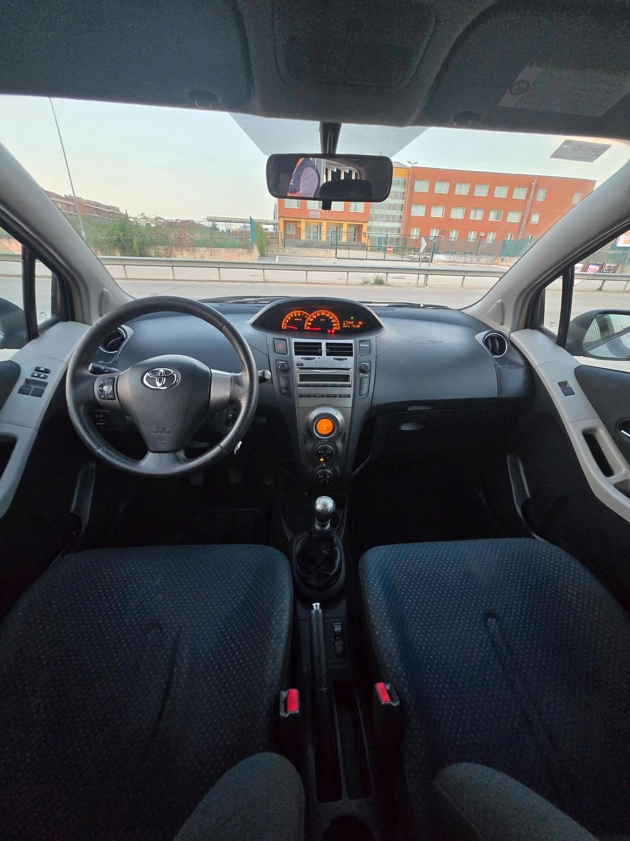 Toyota Yaris 1.3 5 porte Sol