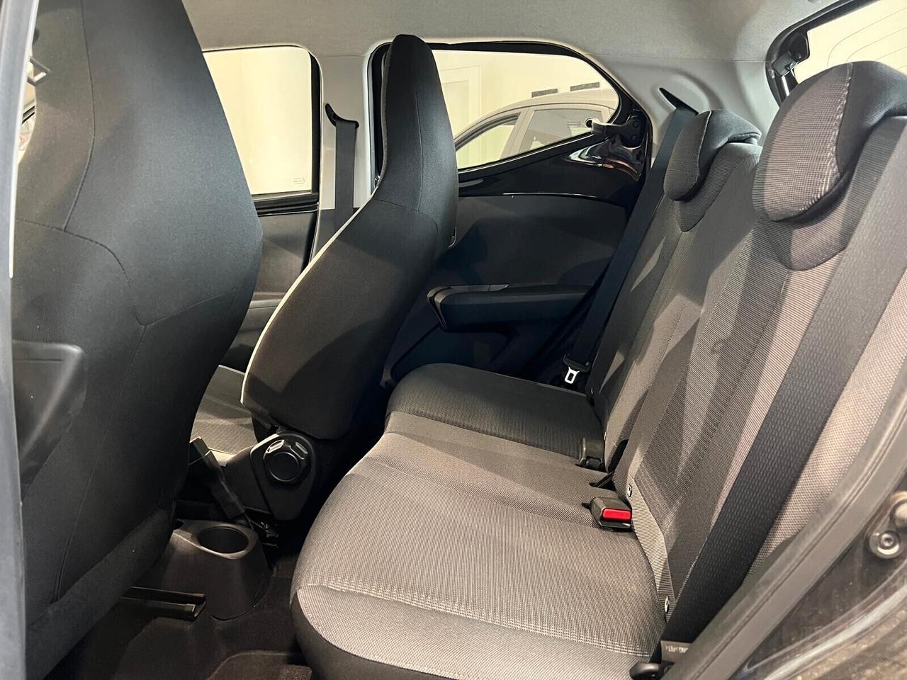 Toyota Aygo Connect 1.0 VVT-i 72 CV 5 porte x-play