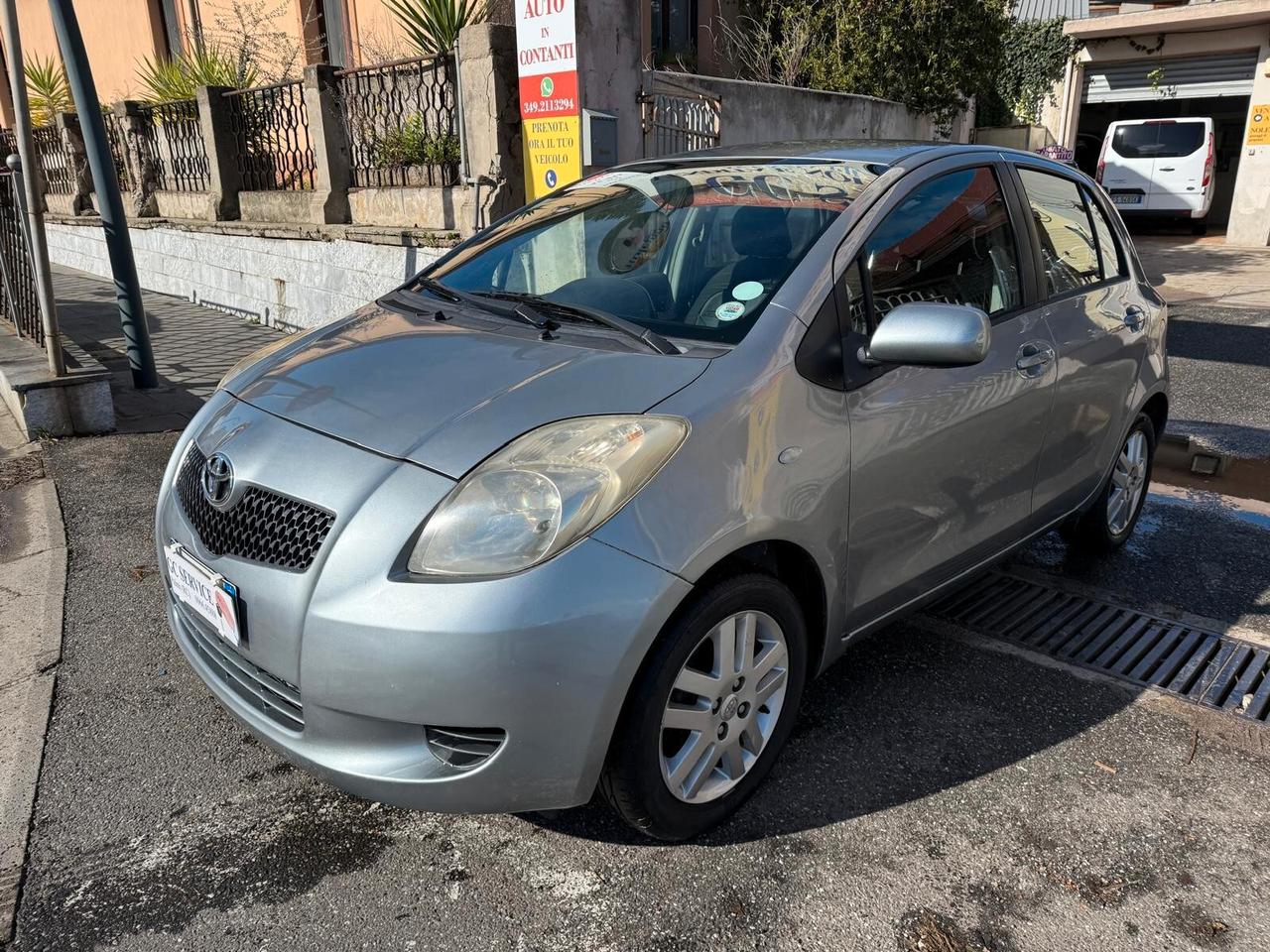 Toyota Yaris 1.0 5 porte Sol