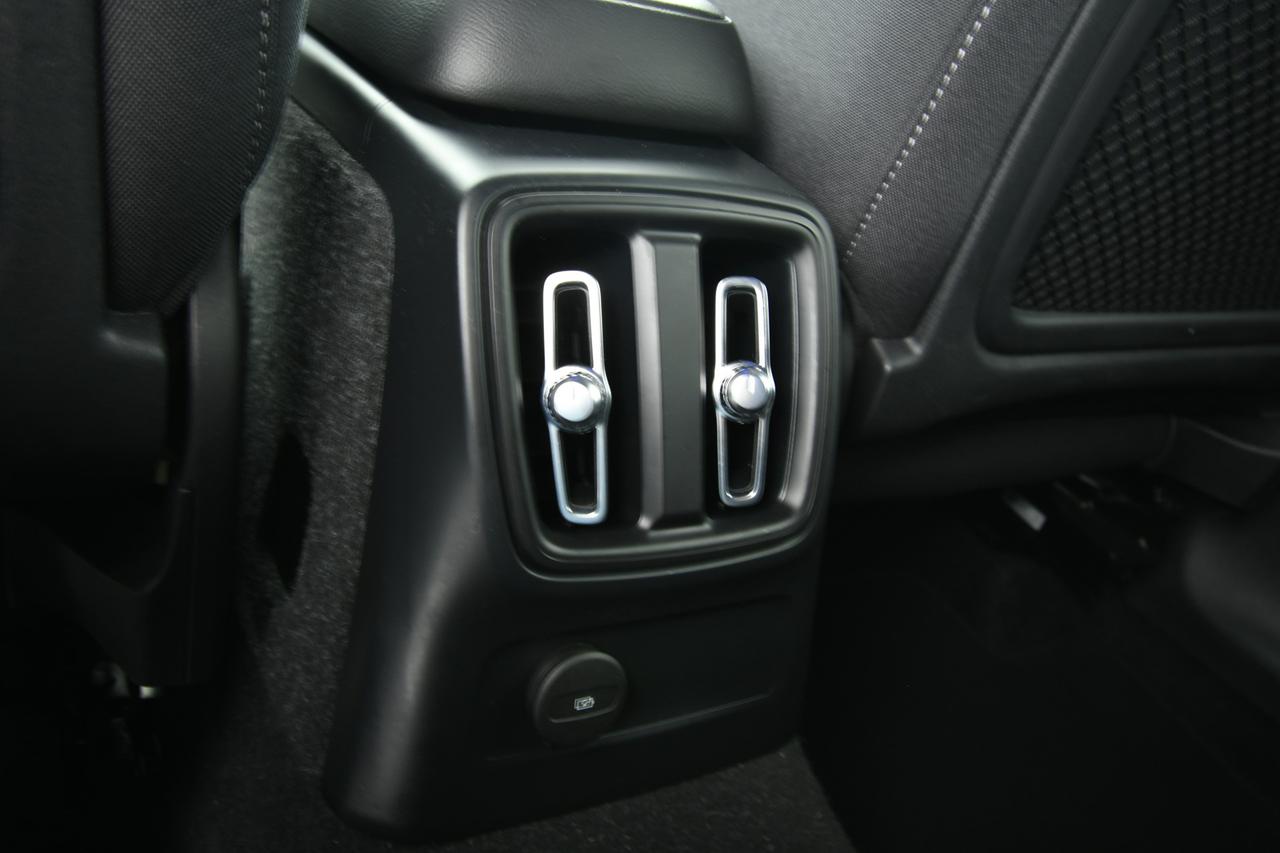 VOLVO XC40 N1 T4 recharge plug-in hybrid Core auto PREZZO+IVA+CAMERA