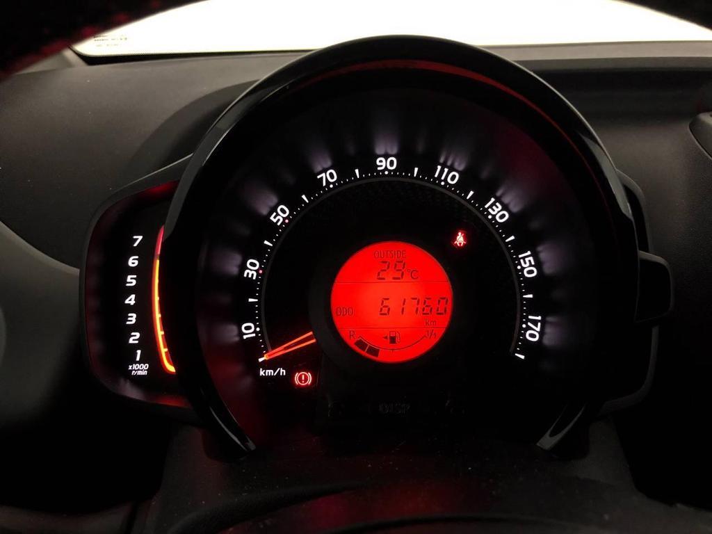 Toyota Aygo 5 Porte 1.0 VVT-i x-play
