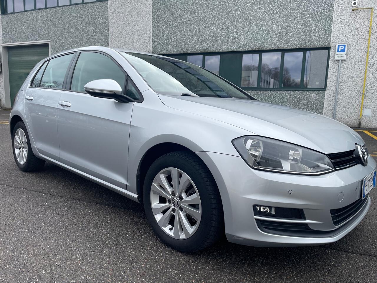 Volkswagen Golf 1.6 TDI 110 CV*Automatik*Neopatentati*