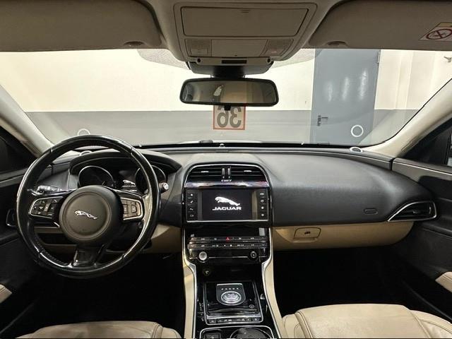 Jaguar XE 2.0 D 180 CV AWD aut. R-Sport