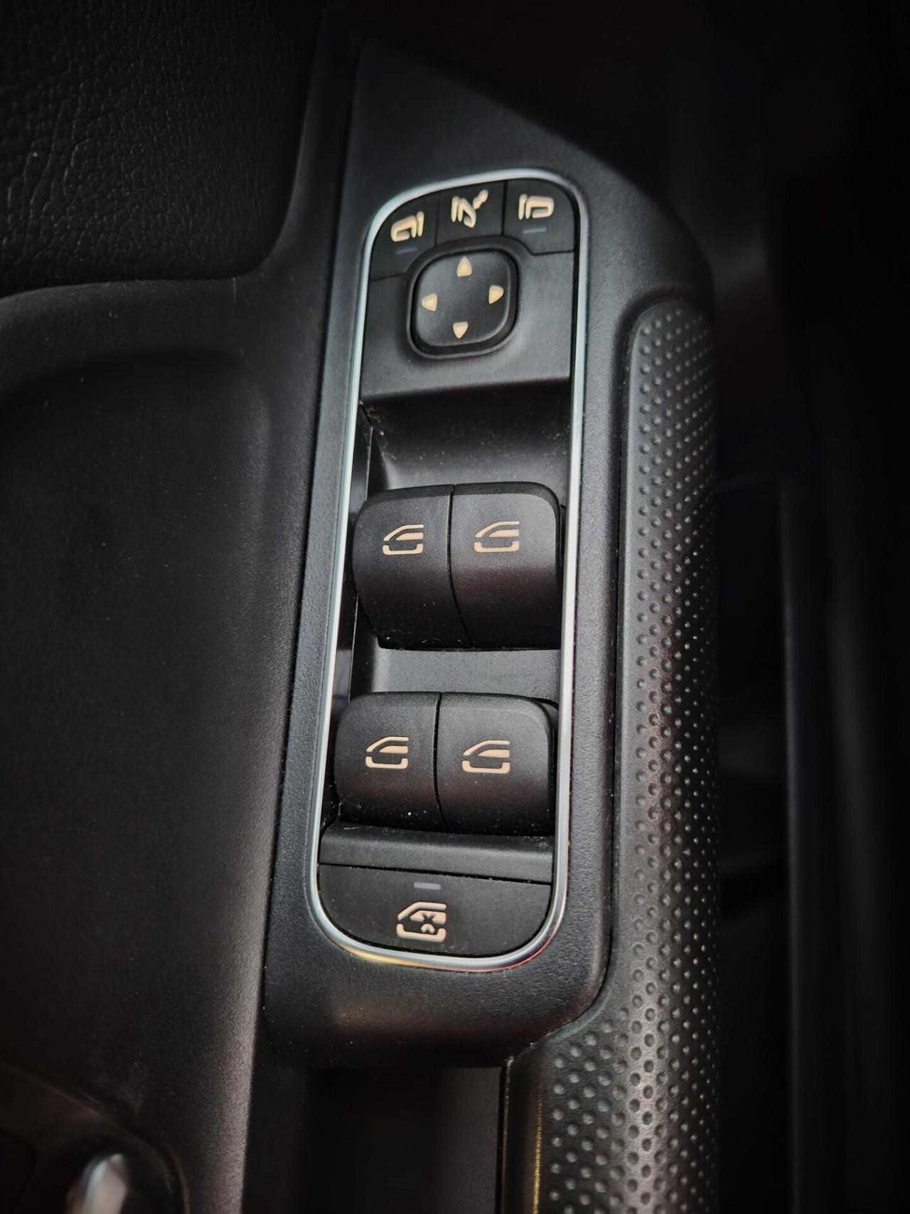 Mercedes B 180 d 115cv AUTOM. *NAVY-VIRTUAL- LED*