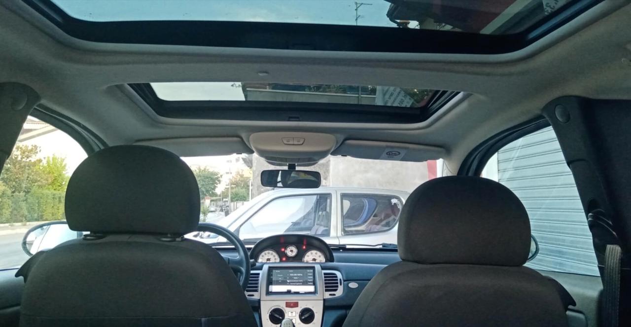 Lancia Ypsilon 1.3 MJT 75 CV Diva