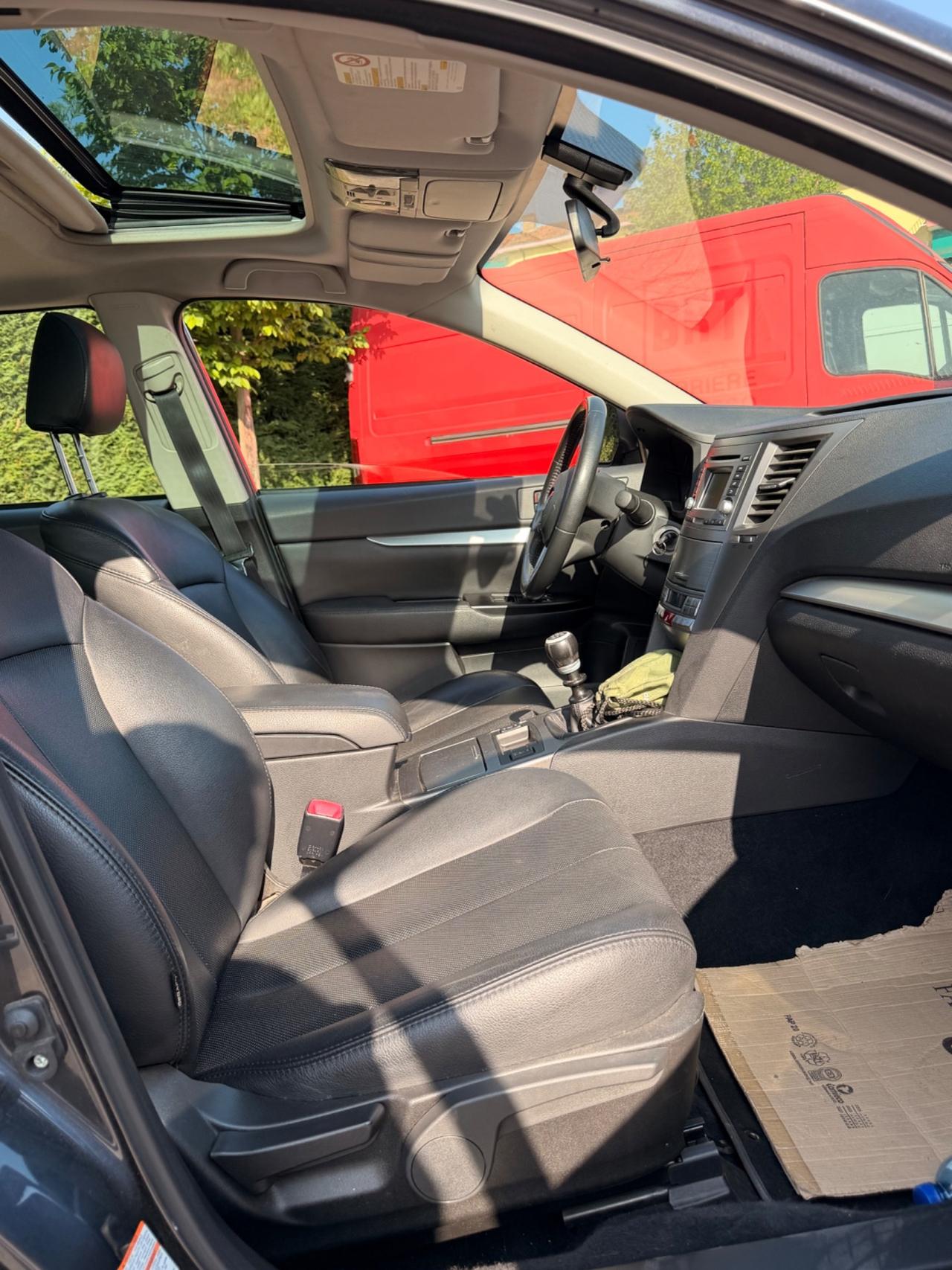 Subaru OUTBACK 2.0D 150cv 4x4 pelle tetto per EXPORT