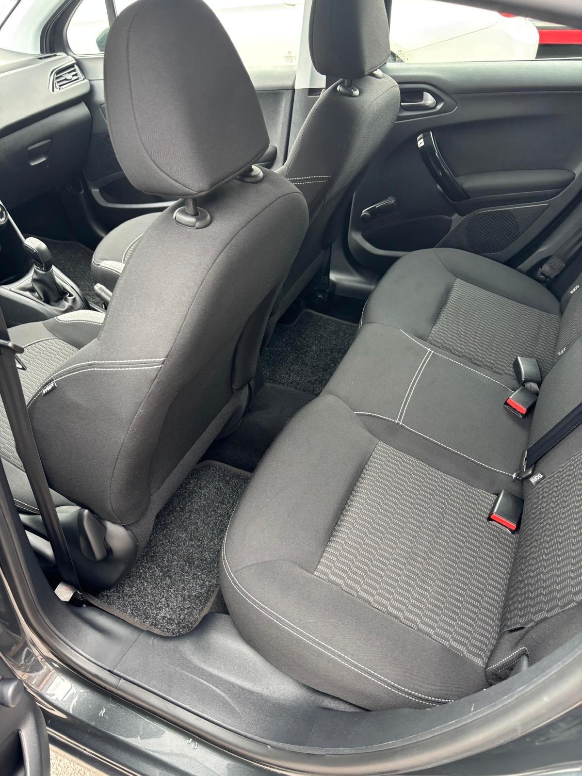 Peugeot 208 BlueHDi 75 5 porte Allure