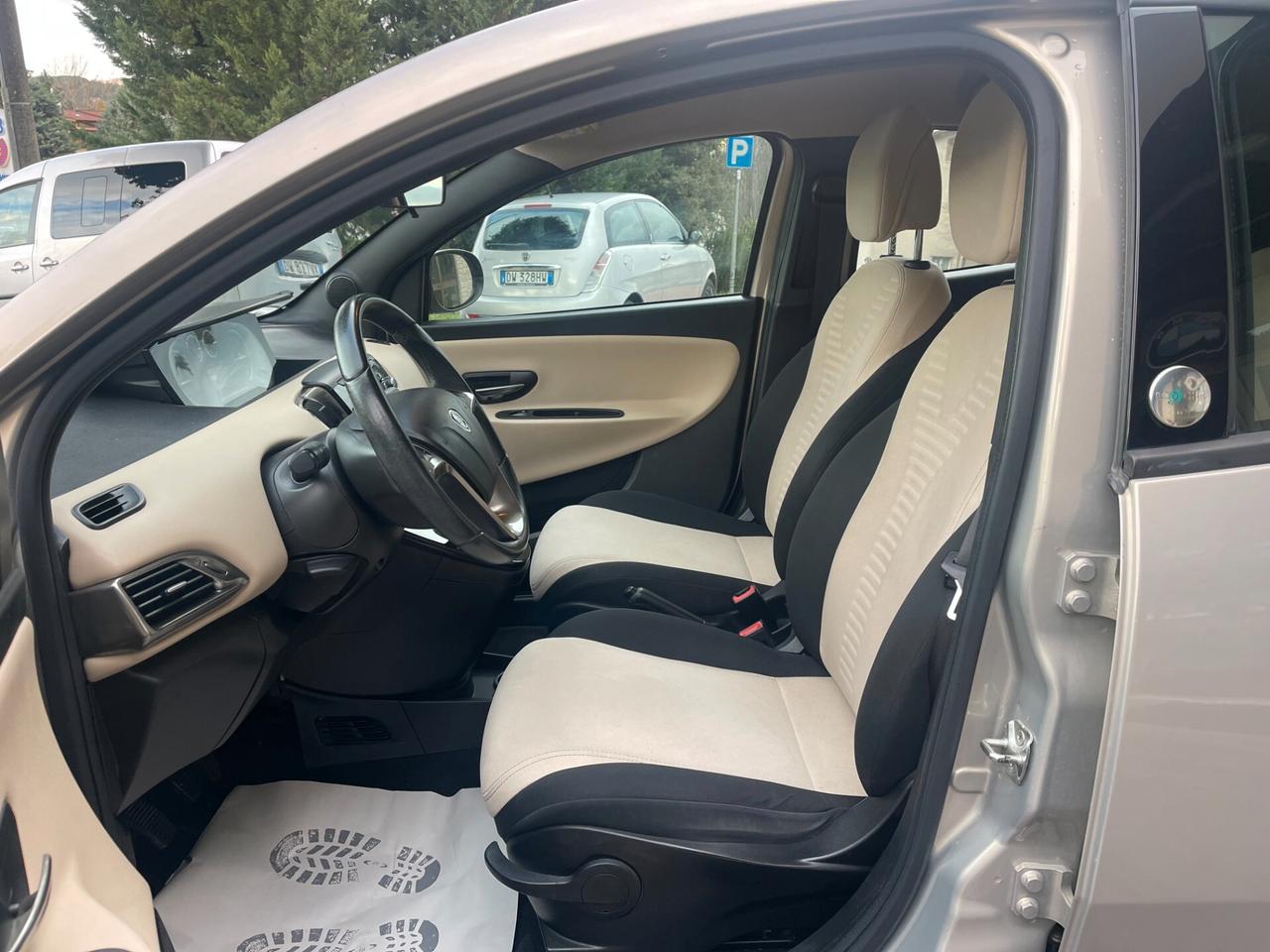 Lancia Ypsilon 0.9 TwinAir 85 CV 5 porte Metano Ecochic Gold NEO PATENTATI