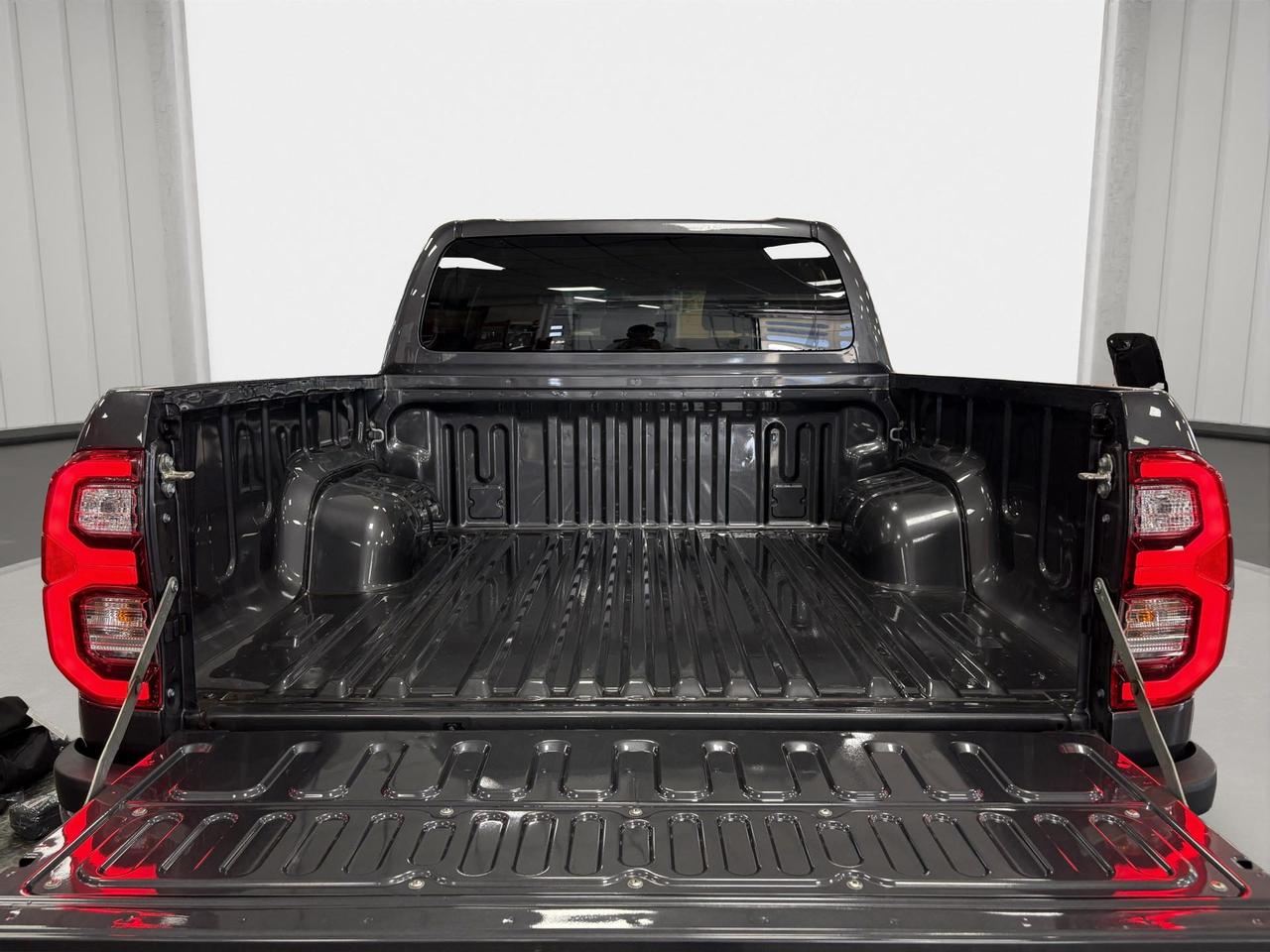 Toyota Hilux MY24 2.4 d-4d double cab Executive